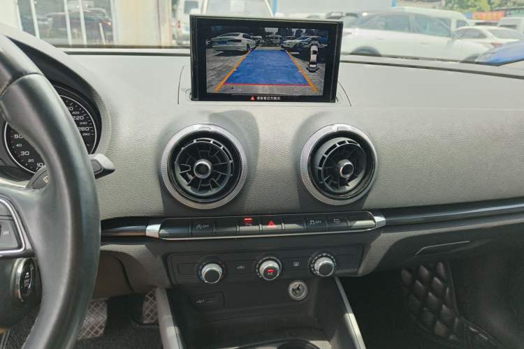 Used Audi A3 2018 30th Anniversary Edition Limousine 35 TFSI Fashion Model Audio And AC Panel