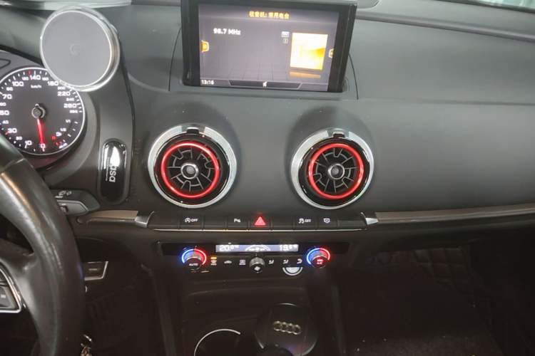 Used Audi A3 2018 30th Anniversary Edition Limousine 35 TFSI Style Model Audio And AC Panel