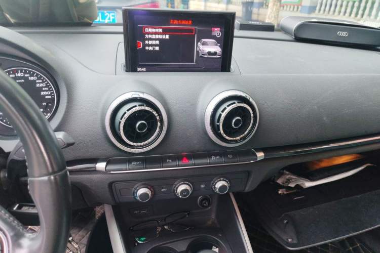 Used Audi A3 2018 30th Anniversary Edition Limousine 35 TFSI Fashion Model Audio And AC Panel