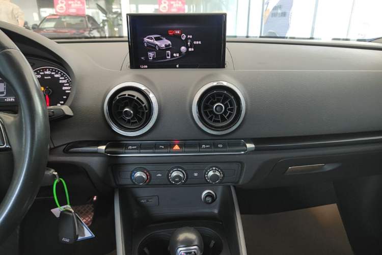 Used Audi A3 2018 30th Anniversary Edition Limousine 35 TFSI Fashion Model Audio And AC Panel