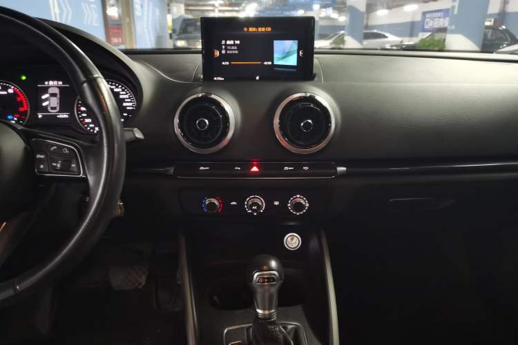 Used Audi A3 2018 30th Anniversary Edition Limousine 35 TFSI Fashion Model Audio And AC Panel