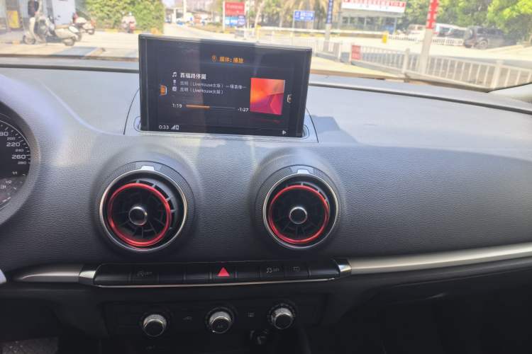 Used Audi A3 2018 30th Anniversary Edition Sportback 35 TFSI Ambition Model Audio And AC Panel
