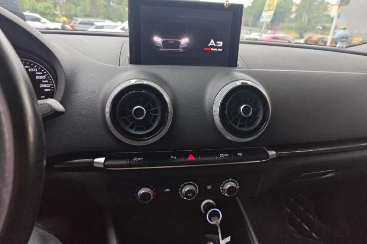 Used Audi A3 2018 30th Anniversary Edition Limousine 35 TFSI Fashion Model Audio And AC Panel