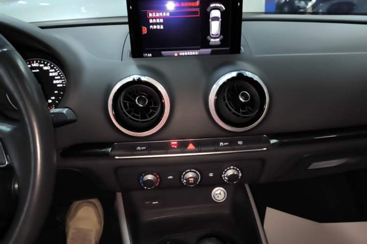 Used Audi A3 2018 30th Anniversary Edition Sportback 35 TFSI Fashion Model Audio And AC Panel