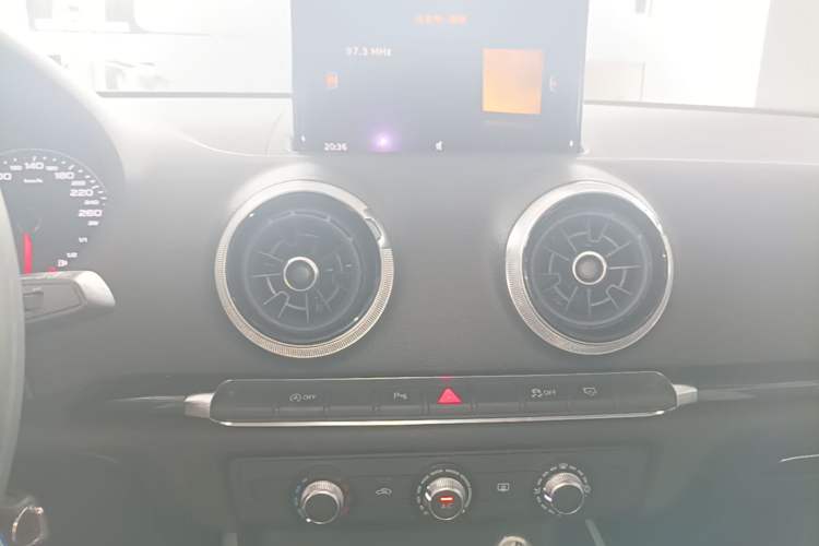 Used Audi A3 2018 30th Anniversary Edition Sportback 35 TFSI Fashion Model Audio And AC Panel