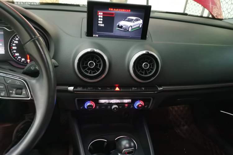 Used Audi A3 2018 30th Anniversary Edition Limousine 40 TFSI Style Model Audio And AC Panel