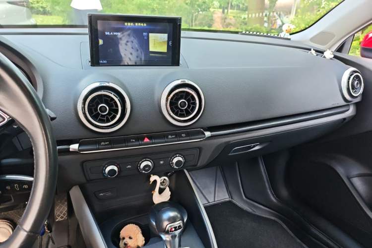 Used Audi A3 2018 30th Anniversary Edition Limousine 35 TFSI Ambition Model Audio And AC Panel