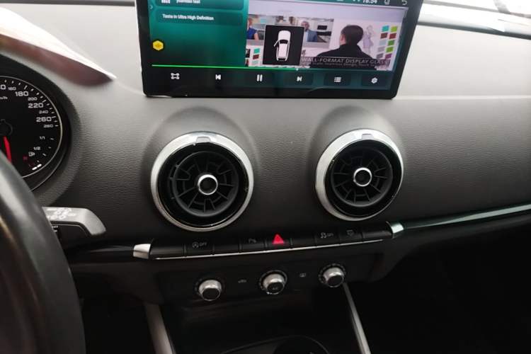 Used Audi A3 2018 30th Anniversary Edition Sportback 35 TFSI Fashion Model Audio And AC Panel
