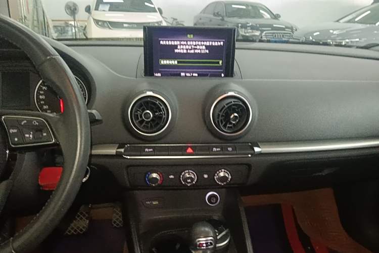 Used Audi A3 2018 30th Anniversary Edition Sportback 35 TFSI Ambition Model Audio And AC Panel