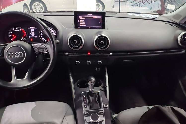 Used Audi A3 2018 30th Anniversary Edition Sportback 35 TFSI Fashion Model Audio And AC Panel