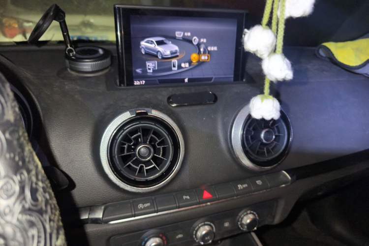 Used Audi A3 2018 30th Anniversary Edition Limousine 35 TFSI Fashion Model Audio And AC Panel