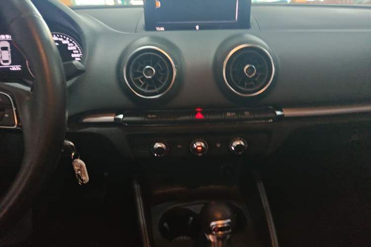Used Audi A3 2018 30th Anniversary Edition Limousine 35 TFSI Ambition Model Audio And AC Panel