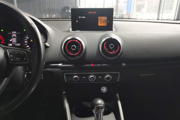 Used Audi A3 2018 30th Anniversary Edition Sportback 35 TFSI Fashion Model Audio And AC Panel
