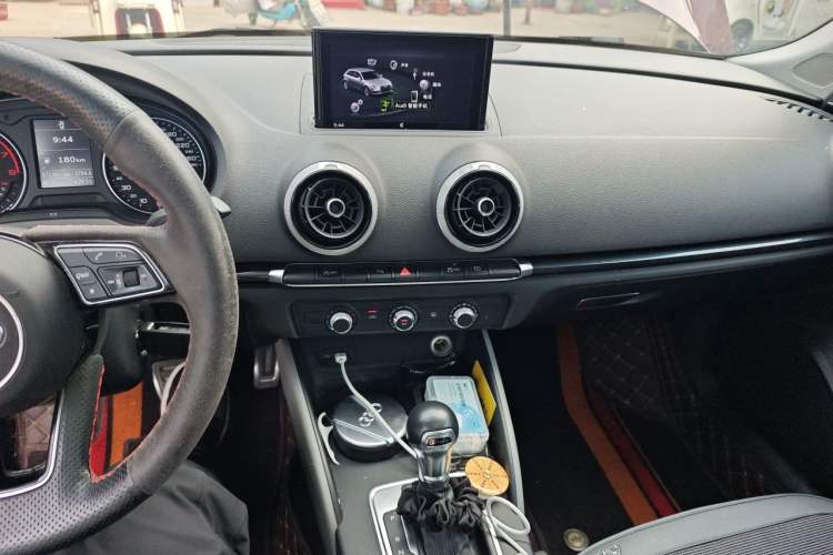 Used Audi A3 2018 30th Anniversary Edition Sportback 35 TFSI Fashion Model Audio And AC Panel