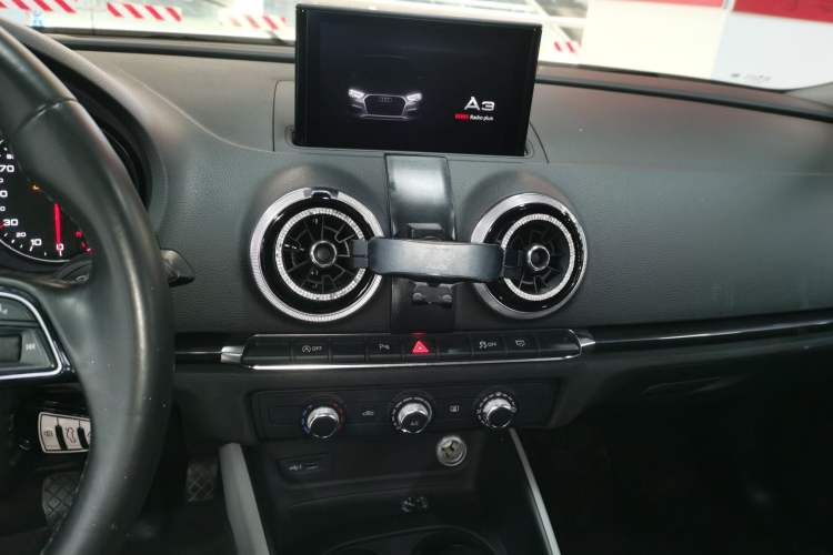 Used Audi A3 2018 30th Anniversary Edition Sportback 35 TFSI Fashion Model Audio And AC Panel