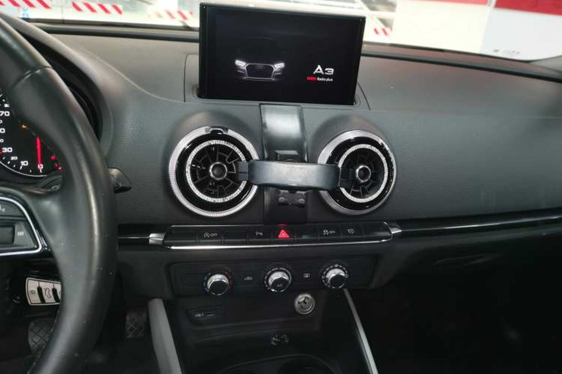 Used Audi A3 2018 30th Anniversary Edition Sportback 35 TFSI Fashion Model Audio And AC Panel