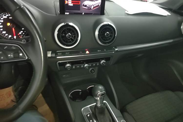 Used Audi A3 2018 30th Anniversary Edition Limousine 35 TFSI Sport Model Audio And AC Panel