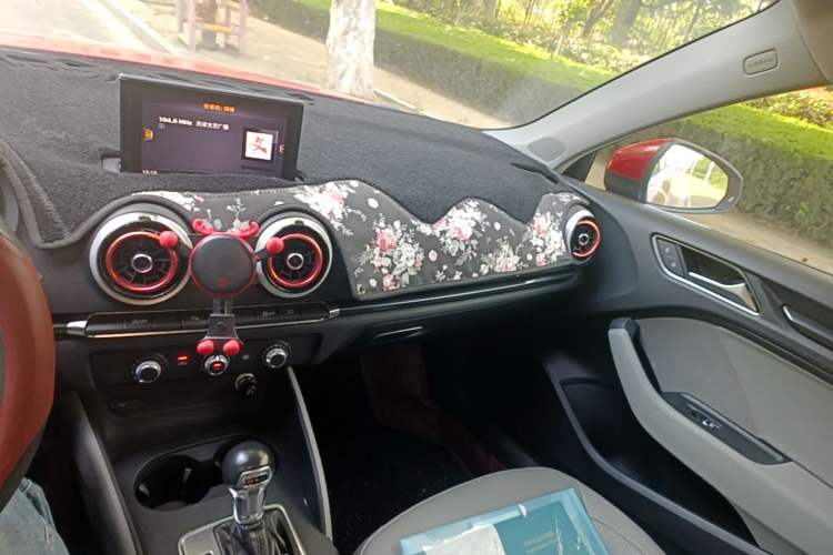 Used Audi A3 2018 30th Anniversary Edition Limousine 35 TFSI Fashion Model Audio And AC Panel