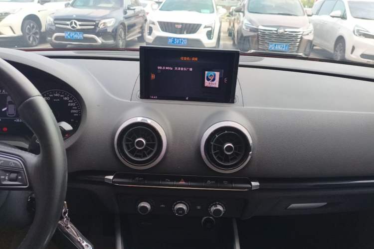 Used Audi A3 2018 30th Anniversary Edition Sportback 35 TFSI Fashion Model Audio And AC Panel