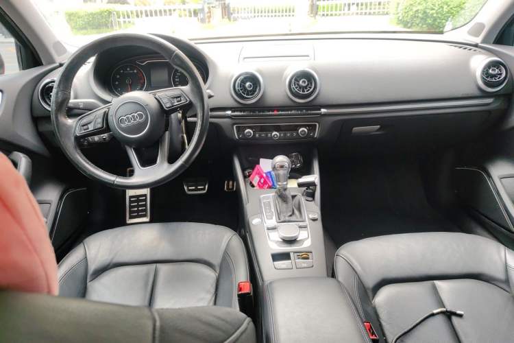 Used Audi A3 2018 30th Anniversary Edition Limousine 40 TFSI Style Model Center Console