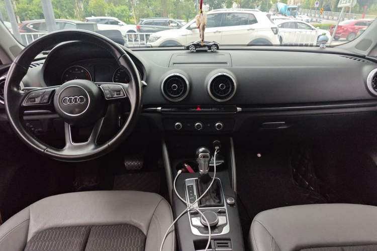 Used Audi A3 2018 30th Anniversary Edition Limousine 35 TFSI Fashion Model Center Console