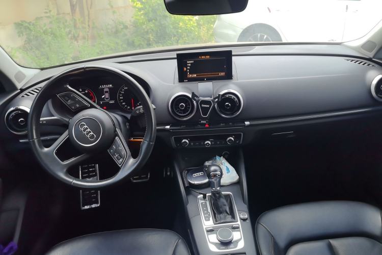 Used Audi A3 2018 30th Anniversary Edition Limousine 35 TFSI Style Model Center Console