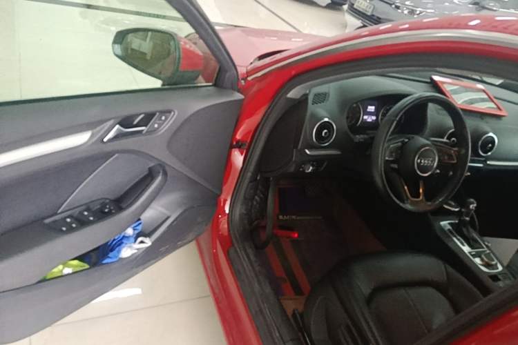 Used Audi A3 2018 30th Anniversary Edition Sportback 35 TFSI Ambition Model Driver Seat