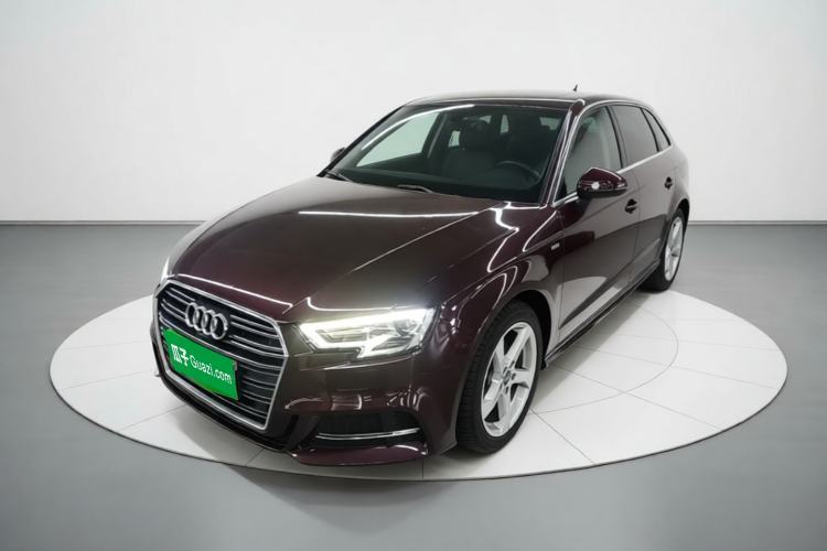 Używany Audi A3 2018 30th Anniversary Edition Sportback 35 TFSI Fashion Model Guazi used car, China used car export, Used car for sale, Used cars, Cheapest cars for sale