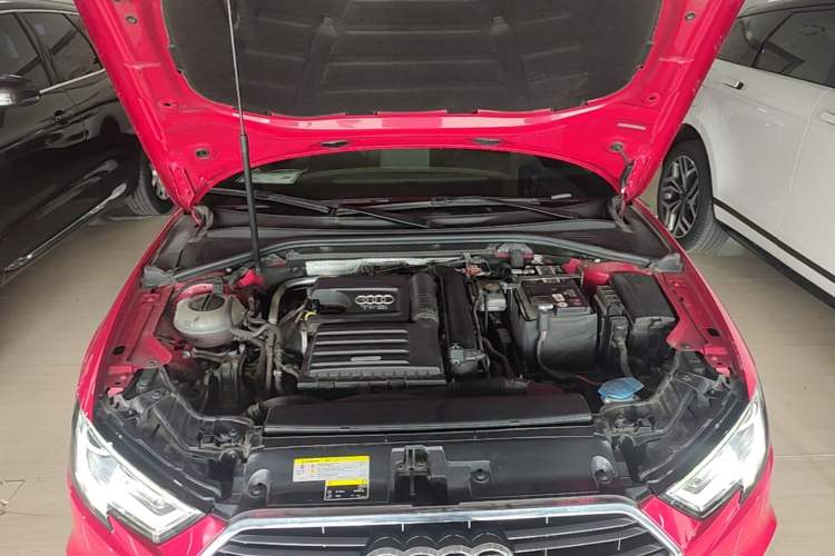 Used Audi A3 2018 30th Anniversary Edition Limousine 35 TFSI Fashion Model Engine Bay