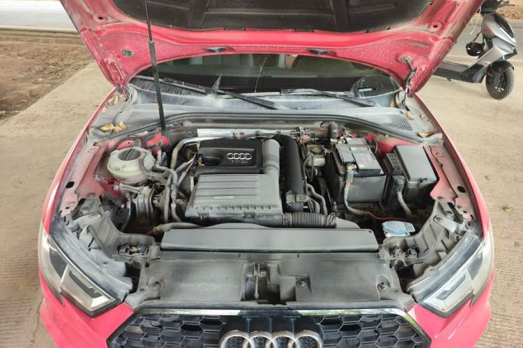 Used Audi A3 2018 30th Anniversary Edition Limousine 35 TFSI Fashion Model Engine Bay