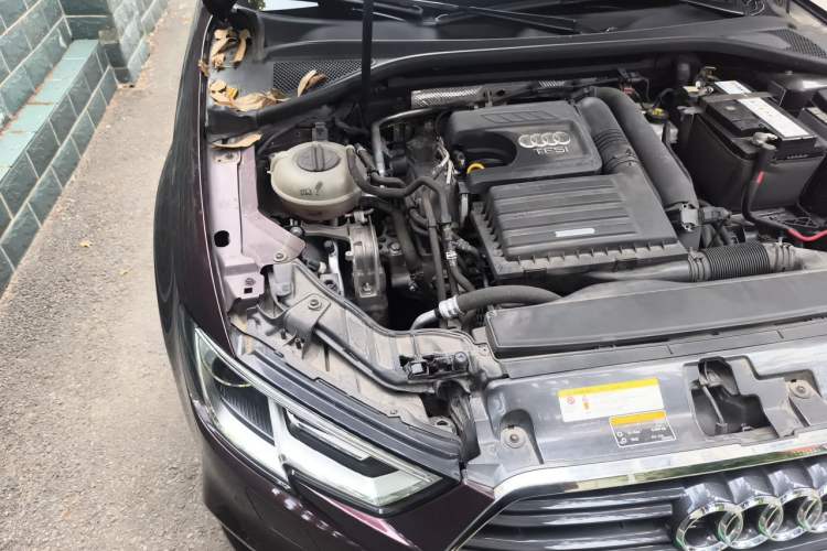 Used Audi A3 2018 30th Anniversary Edition Sportback 35 TFSI Sport Model Engine Bay Right