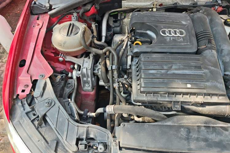Used Audi A3 2018 30th Anniversary Edition Limousine 35 TFSI Ambition Model Engine Bay Right