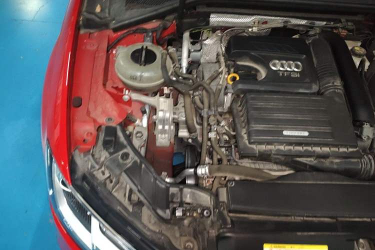 Used Audi A3 2018 30th Anniversary Edition Sportback 35 TFSI Ambition Model Engine Bay Right