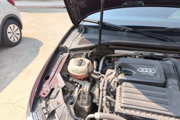 Used Audi A3 2018 30th Anniversary Edition Sportback 35 TFSI Style Model Engine Bay Right