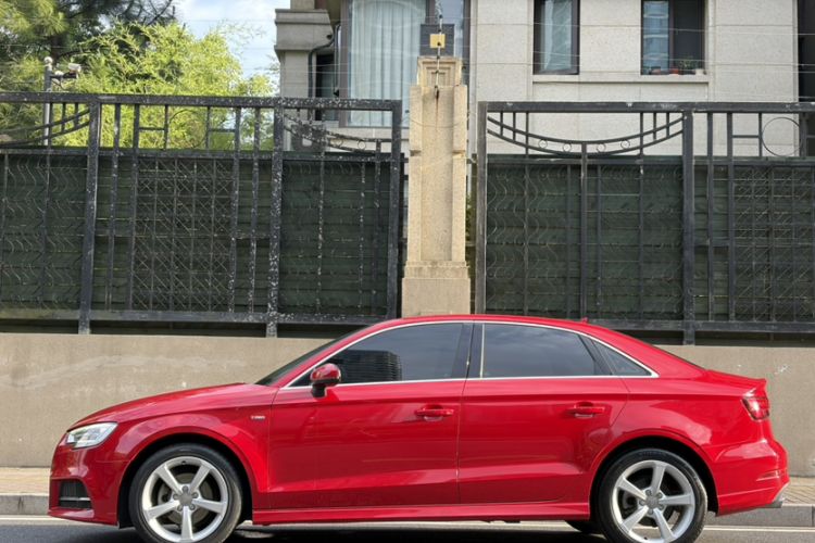 Used Audi A3 2018 30th Anniversary Edition Limousine 35 TFSI Fashion Model Exterior 4
