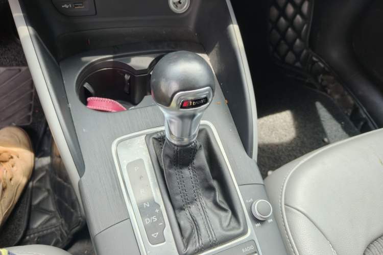 Used Audi A3 2018 30th Anniversary Edition Limousine 35 TFSI Fashion Model Gear Lever