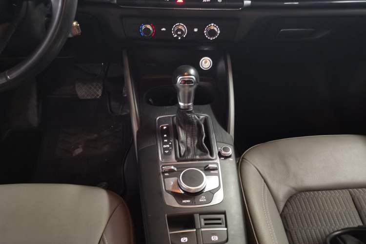 Used Audi A3 2018 30th Anniversary Edition Limousine 35 TFSI Fashion Model Gear Lever