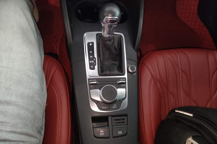 Used Audi A3 2018 30th Anniversary Edition Limousine 35 TFSI Ambition Model Gear Lever
