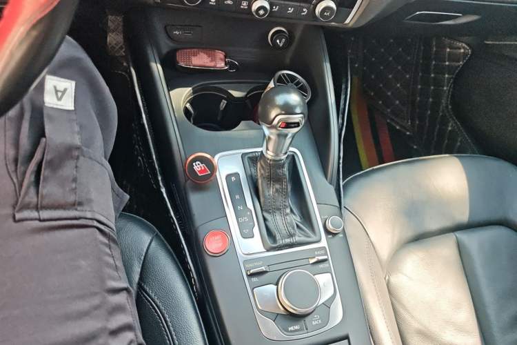Used Audi A3 2018 30th Anniversary Edition Limousine 35 TFSI Ambition Model Gear Lever