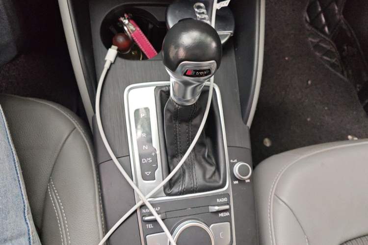 Used Audi A3 2018 30th Anniversary Edition Limousine 35 TFSI Fashion Model Gear Lever