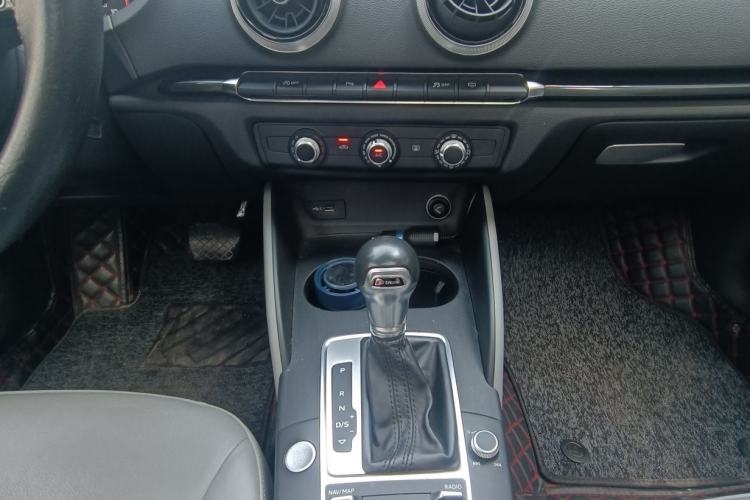 Used Audi A3 2018 30th Anniversary Edition Limousine 35 TFSI Fashion Model Gear Lever