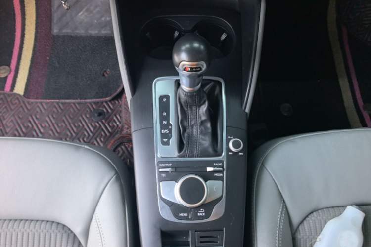 Used Audi A3 2018 30th Anniversary Edition Limousine 35 TFSI Fashion Model Gear Lever