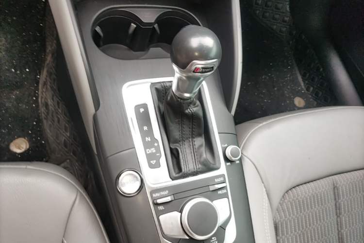 Used Audi A3 2018 30th Anniversary Edition Sportback 35 TFSI Fashion Model Gear Lever