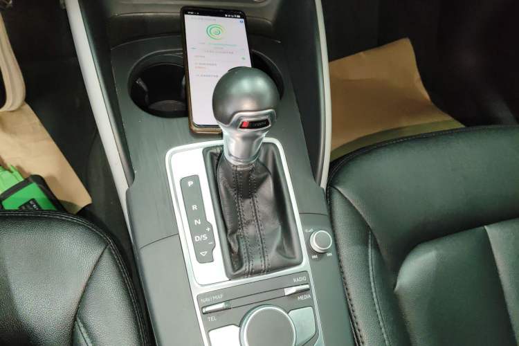 Used Audi A3 2018 30th Anniversary Edition Limousine 35 TFSI Fashion Model Gear Lever