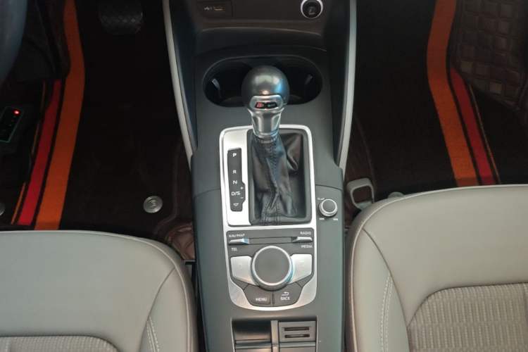 Used Audi A3 2018 30th Anniversary Edition Limousine 35 TFSI Fashion Model Gear Lever