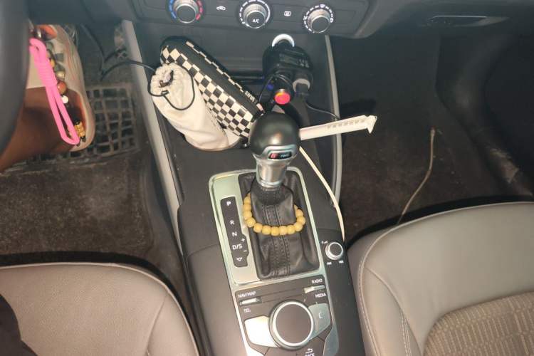 Used Audi A3 2018 30th Anniversary Edition Limousine 35 TFSI Fashion Model Gear Lever