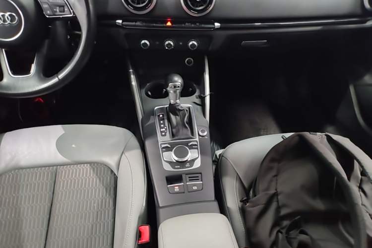 Used Audi A3 2018 30th Anniversary Edition Sportback 35 TFSI Fashion Model Gear Lever