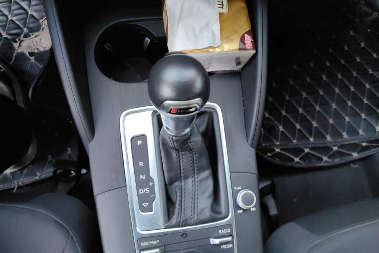 Used Audi A3 2018 30th Anniversary Edition Limousine 35 TFSI Ambition Model Gear Lever