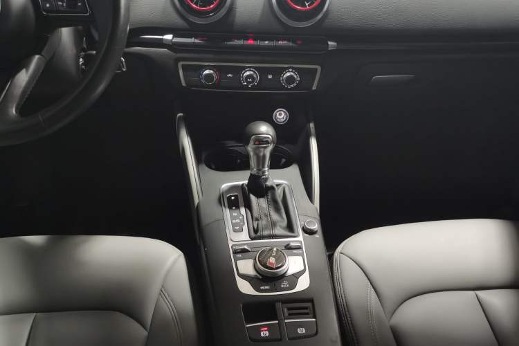 Used Audi A3 2018 30th Anniversary Edition Sportback 35 TFSI Fashion Model Gear Lever