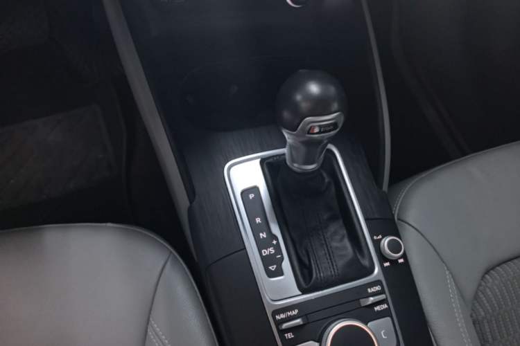 Used Audi A3 2018 30th Anniversary Edition Limousine 35 TFSI Fashion Model Gear Lever